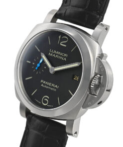 Alternative view of Panerai Luminor Quaranta PAM01372