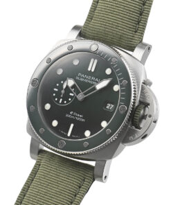Alternative view of Panerai Submersible QuarantaQuattro Verde Smeraldo PAM01287