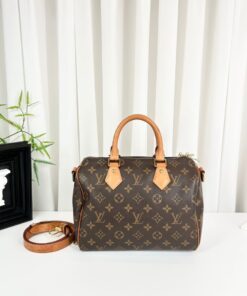 Louis Vuitton Monogram Speedy 25